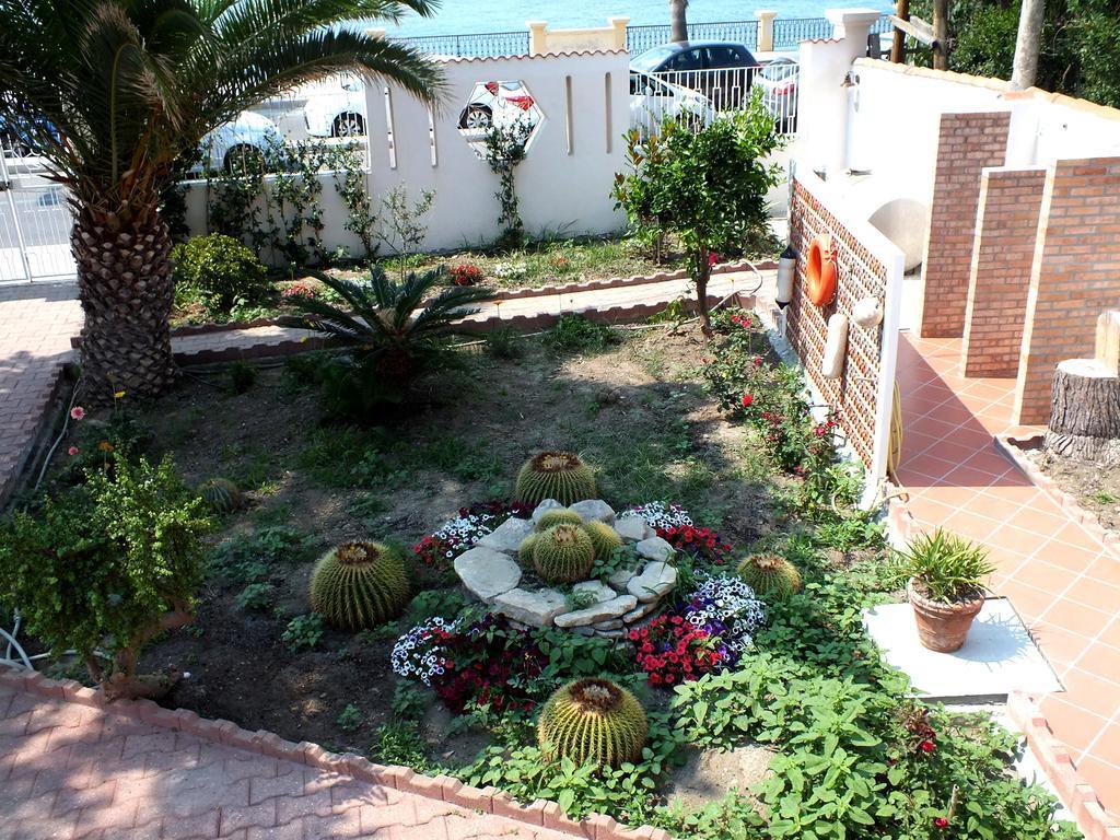 B&B Villa Sul Mare Melito Di Porto Salvo Exterior photo