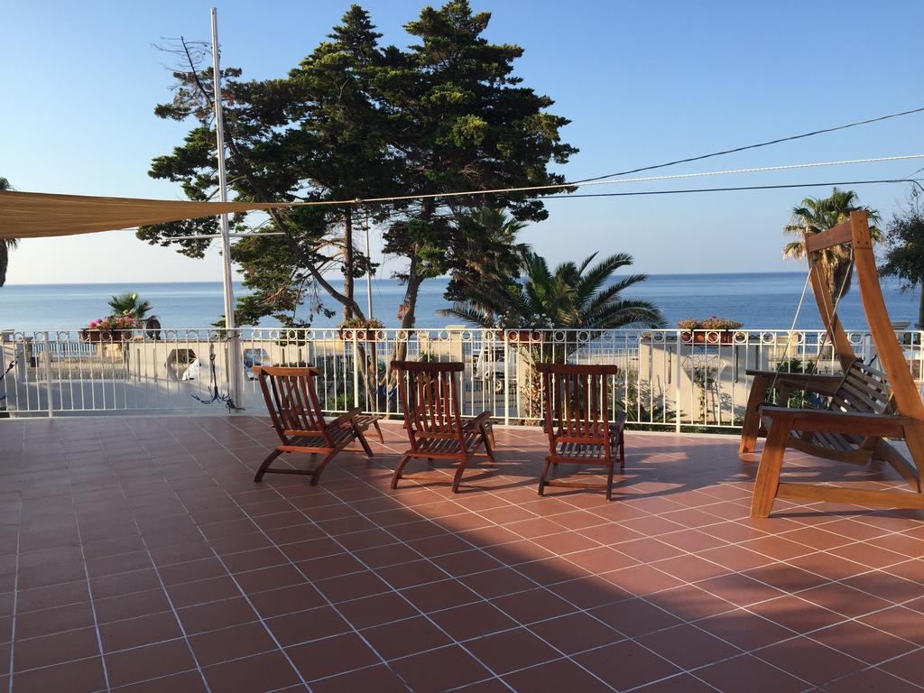 B&B Villa Sul Mare Melito Di Porto Salvo Exterior photo